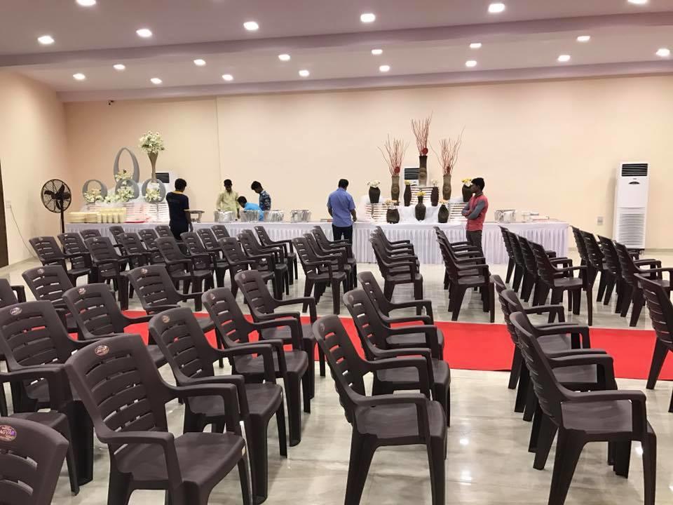 Royale Inn Vapi Bagian luar foto