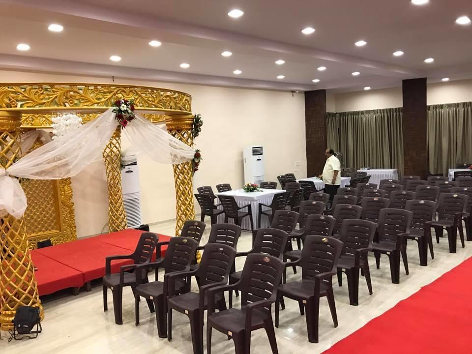 Royale Inn Vapi Bagian luar foto