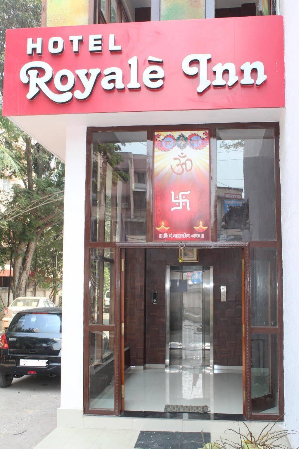 Royale Inn Vapi Bagian luar foto